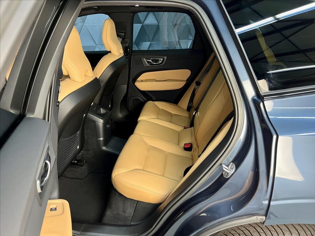 Volvo XC60 SUV 2,0 l 186 kw