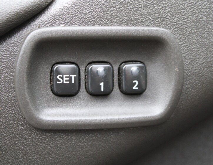 Nissan Pathfinder 24