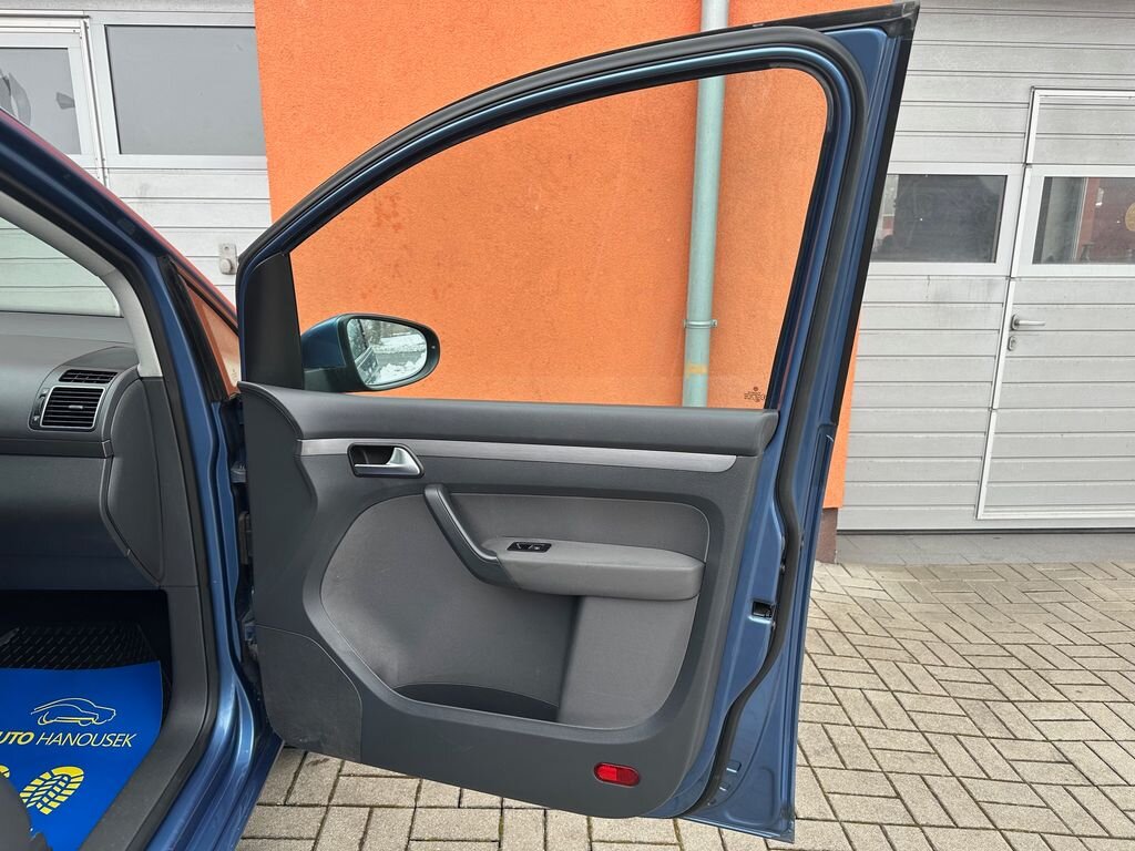 Volkswagen Touran MPV 1,2 l 77 kw