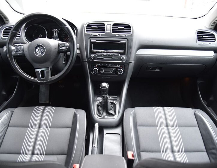 Volkswagen Golf Kombi 1,6 l 77 kw