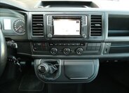 Volkswagen Multivan 28