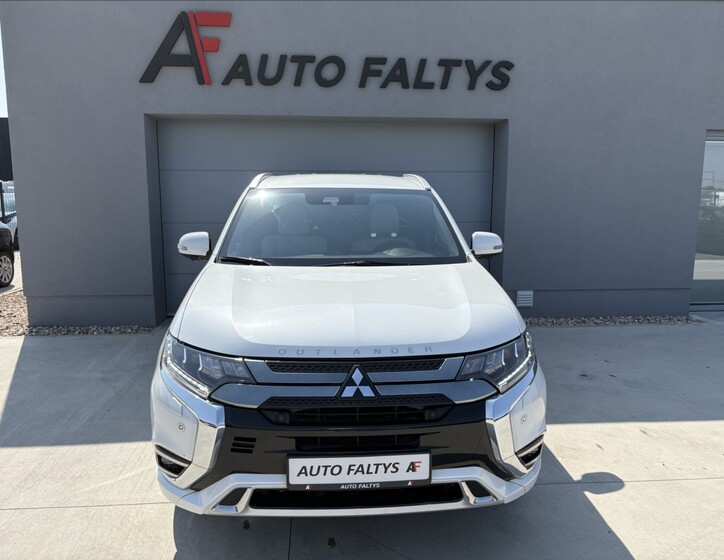 Mitsubishi Outlander 3