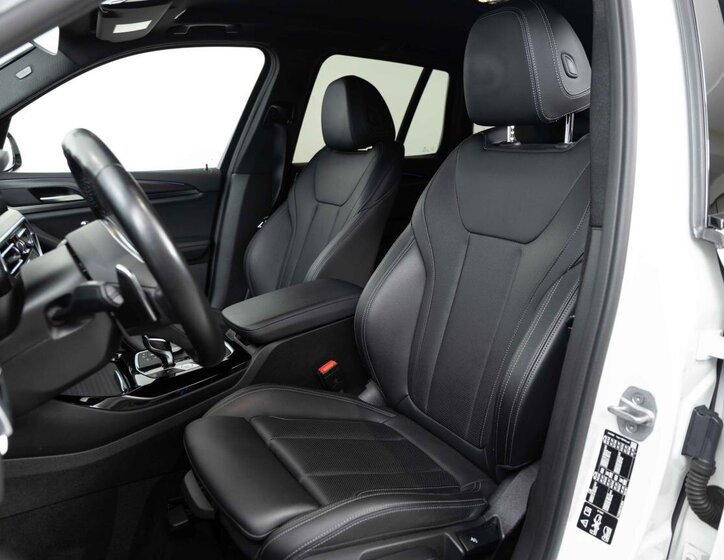 BMW X3 SUV / Terénní 2,0 l 140 kw