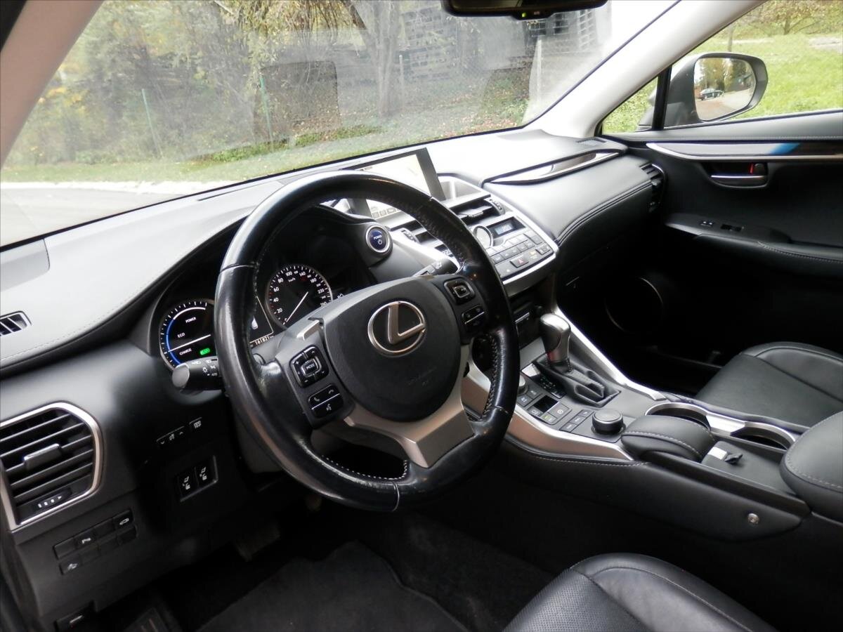 Lexus NX 300h