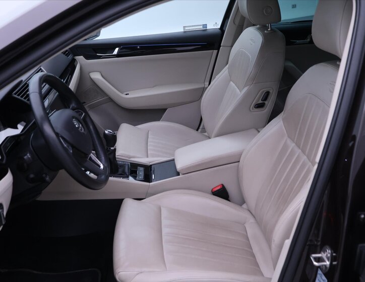 Škoda Superb Liftback 2,0 l 110 kw