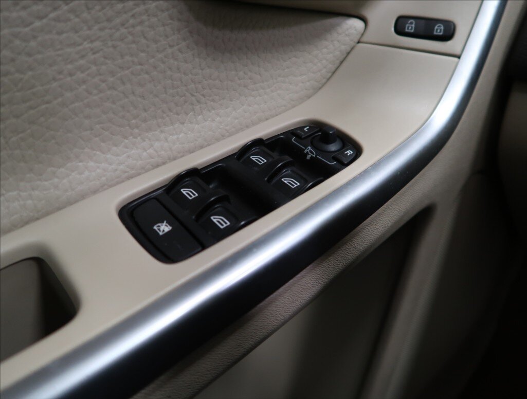 Volvo XC60 SUV / Terénní 2,4 l 120 kw