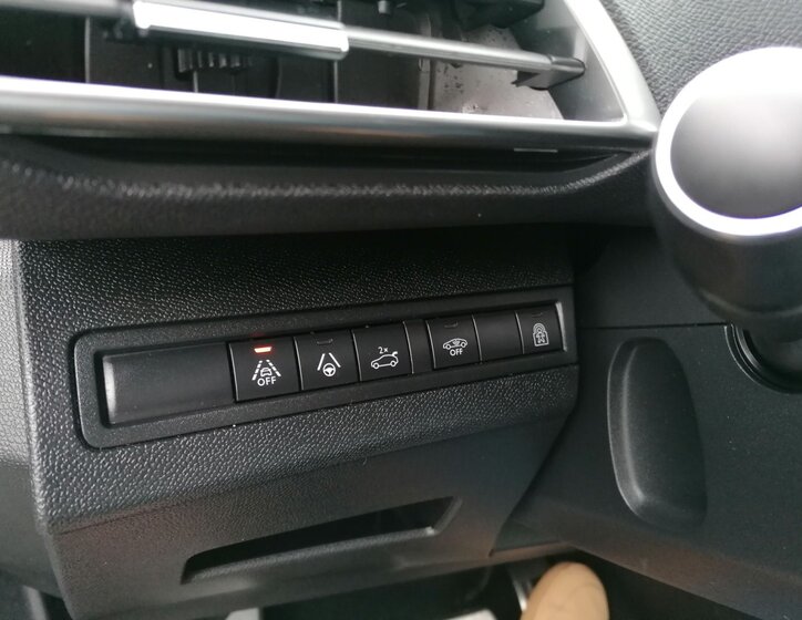 Peugeot 5008 SUV 1,5 l 96 kw