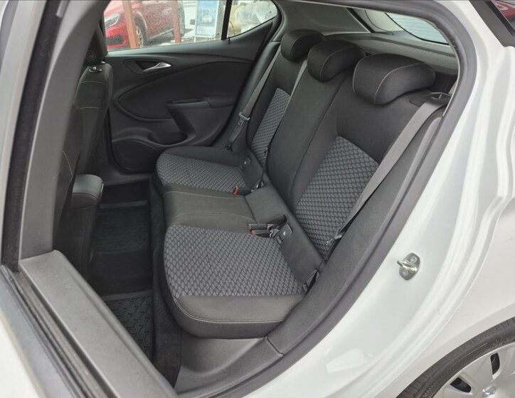 Opel Astra Hatchback 999,0 77 kw