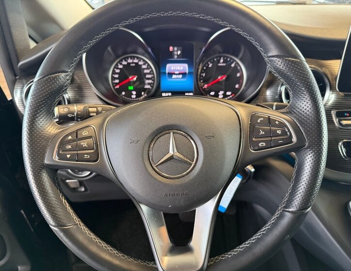 Mercedes-Benz Třídy V 13