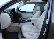 Volkswagen Touareg 11