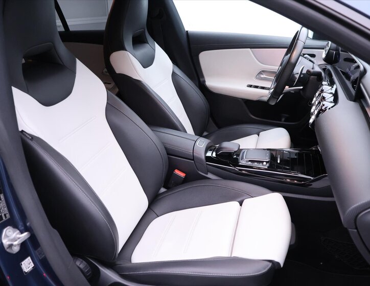 Mercedes-Benz CLA Kombi 2,0 l 225 kw