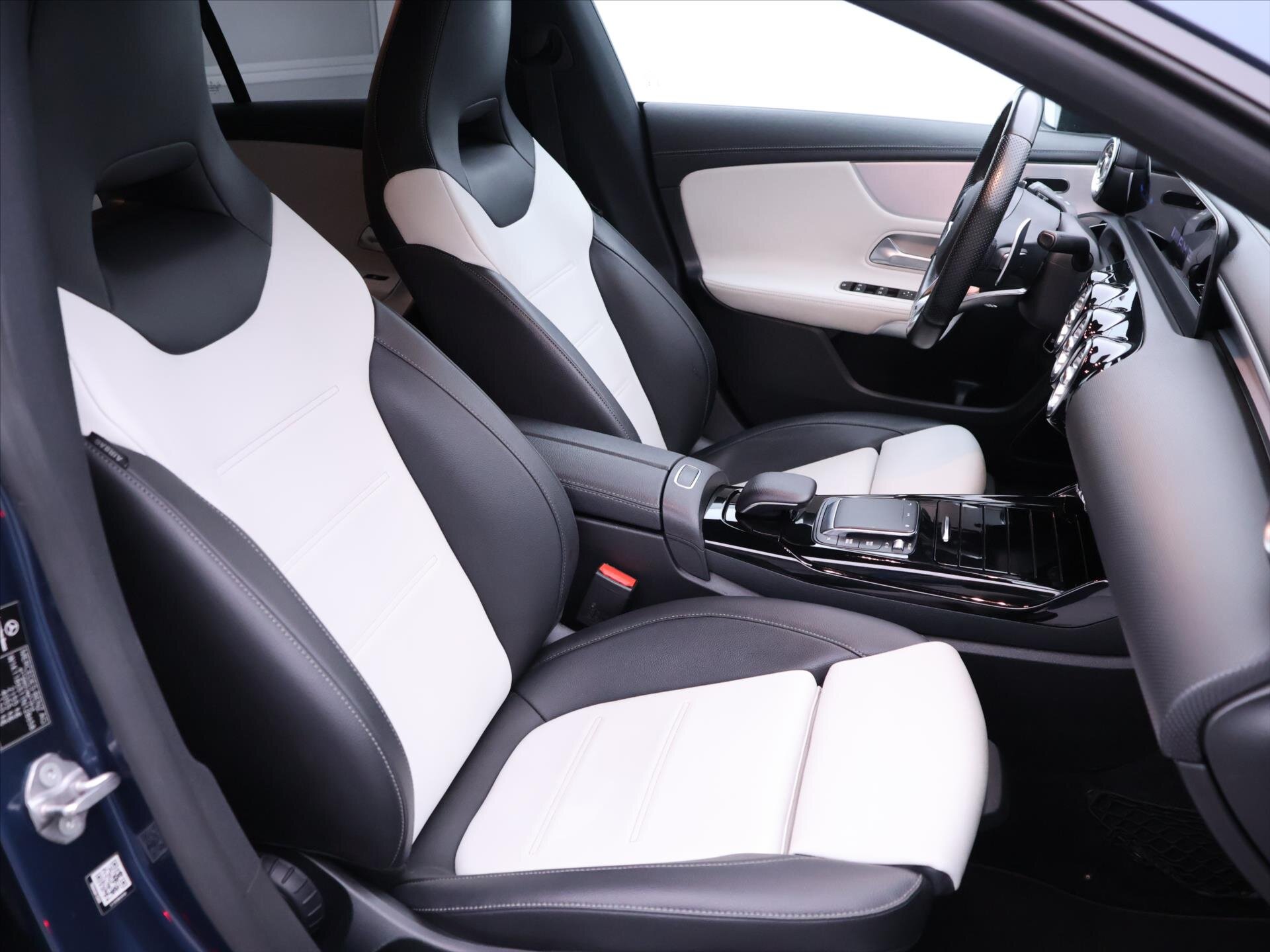 Mercedes-Benz CLA Kombi 2,0 l 225 kw