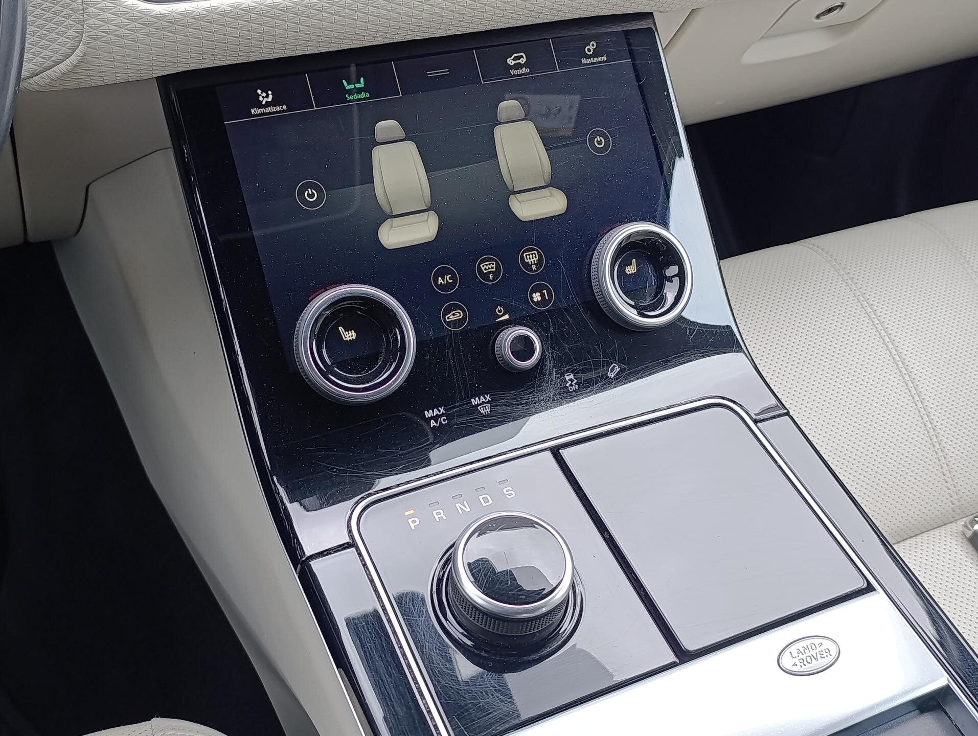 Land Rover Range Rover Velar SUV / Terénní 2,0 l 184 kw