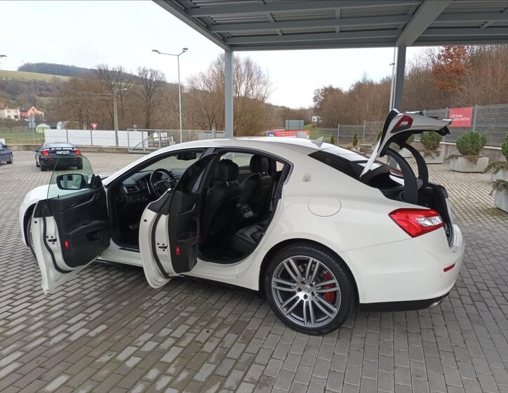 Maserati Ghibli Sedan 3,0 l 243 kw
