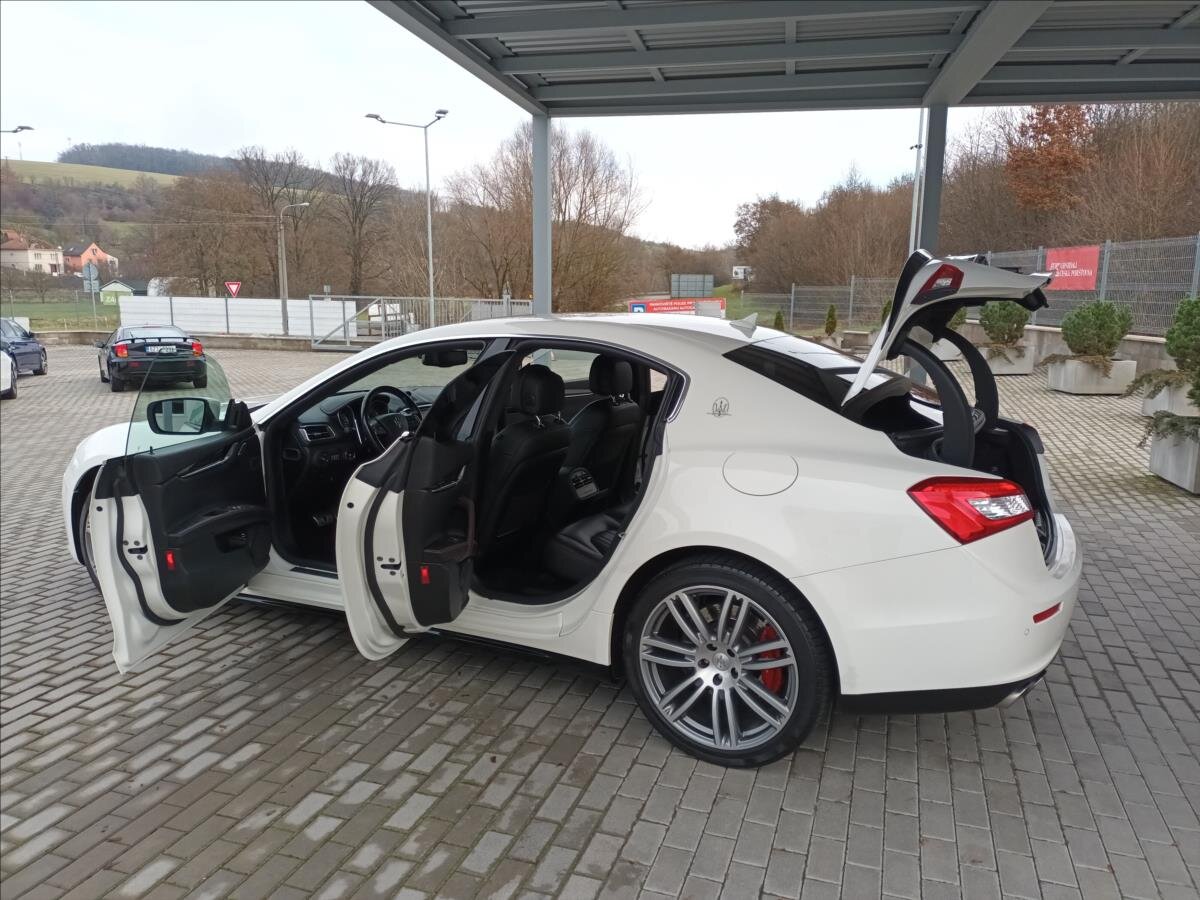 Maserati Ghibli Sedan 3,0 l 243 kw