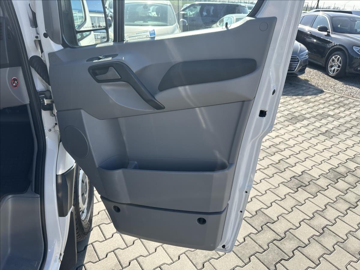 Volkswagen Crafter Skříň 2,0 l 120 kw