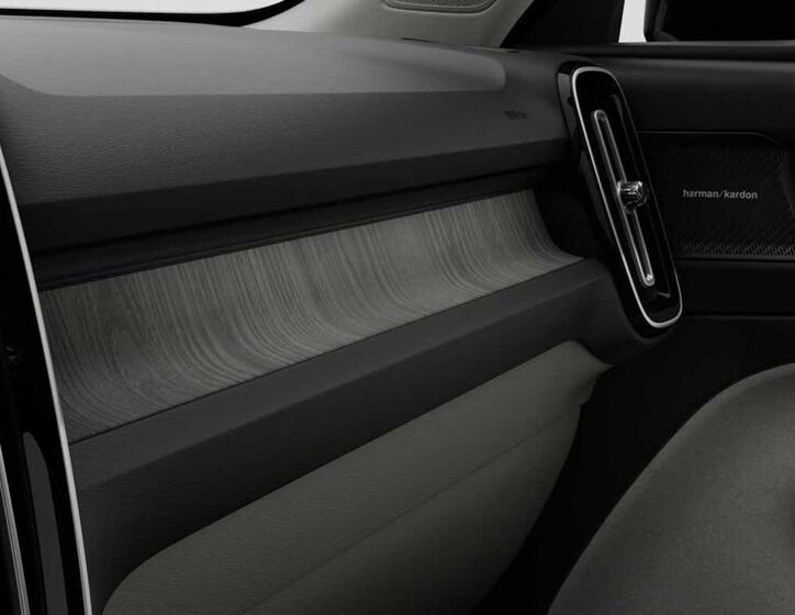 Volvo XC40 SUV / Terénní 2,0 l 120 kw