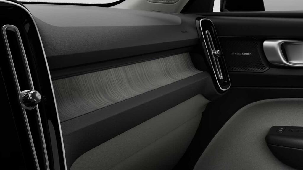 Volvo XC40 SUV / Terénní 2,0 l 120 kw