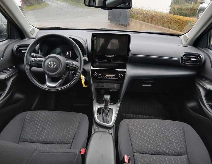 Toyota Yaris Cross SUV 1,5 l 68 kw