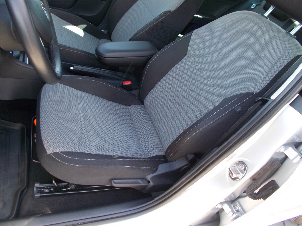 Škoda Rapid Sedan / Limuzína 1,6 l 77 kw