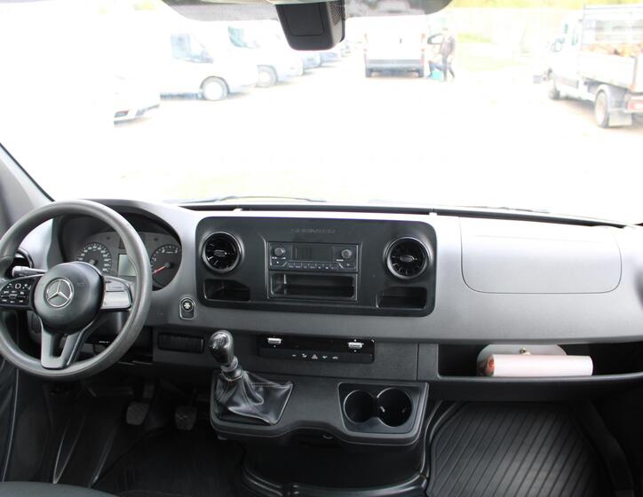 Mercedes-Benz Sprinter 11