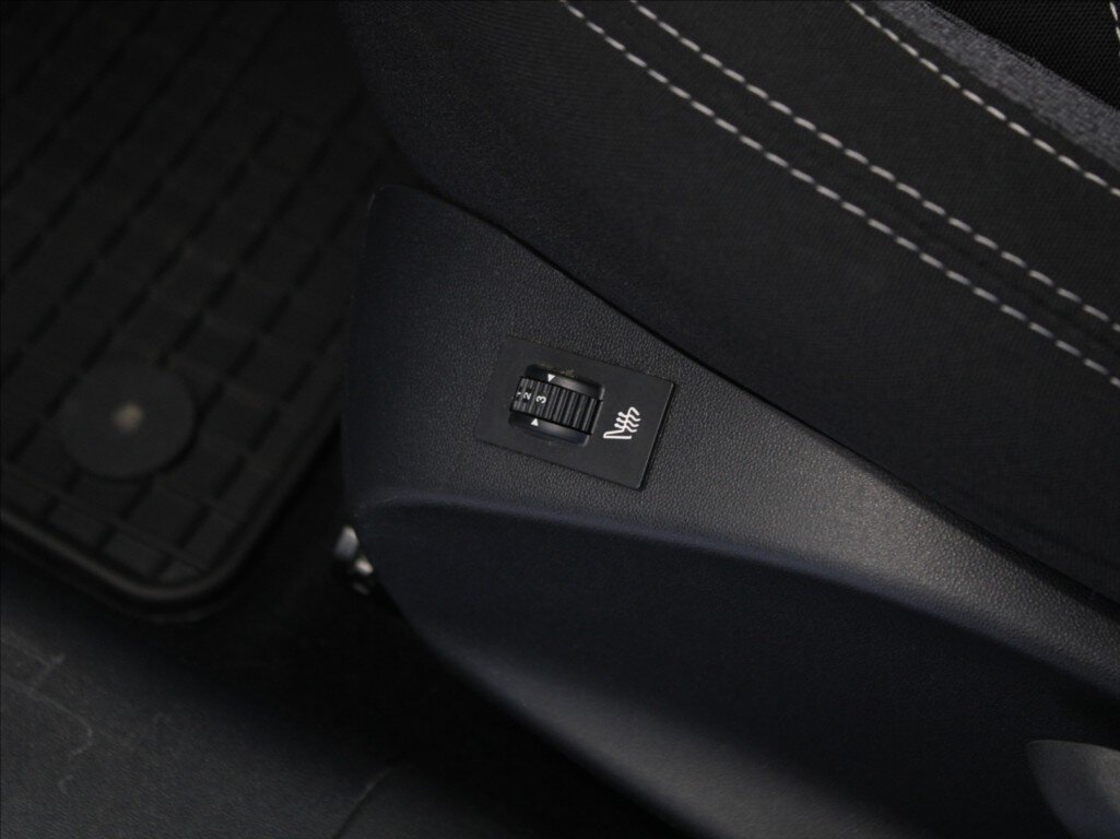 Peugeot 2008 SUV / Terénní 1,2 l 81 kw