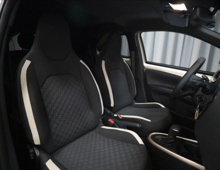 Toyota Aygo Hatchback 998,0 53 kw
