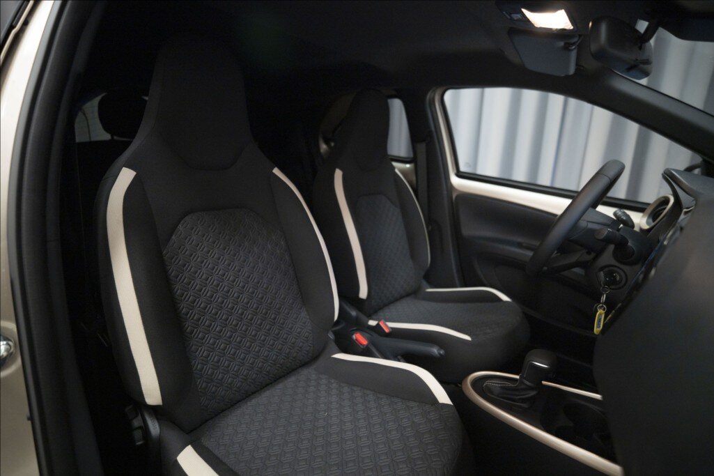 Toyota Aygo Hatchback 998,0 53 kw