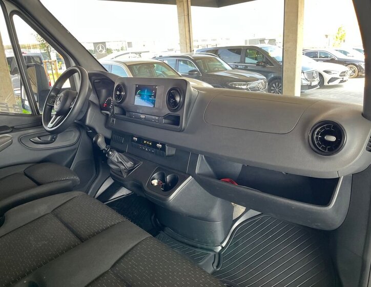 Mercedes-Benz Sprinter 14