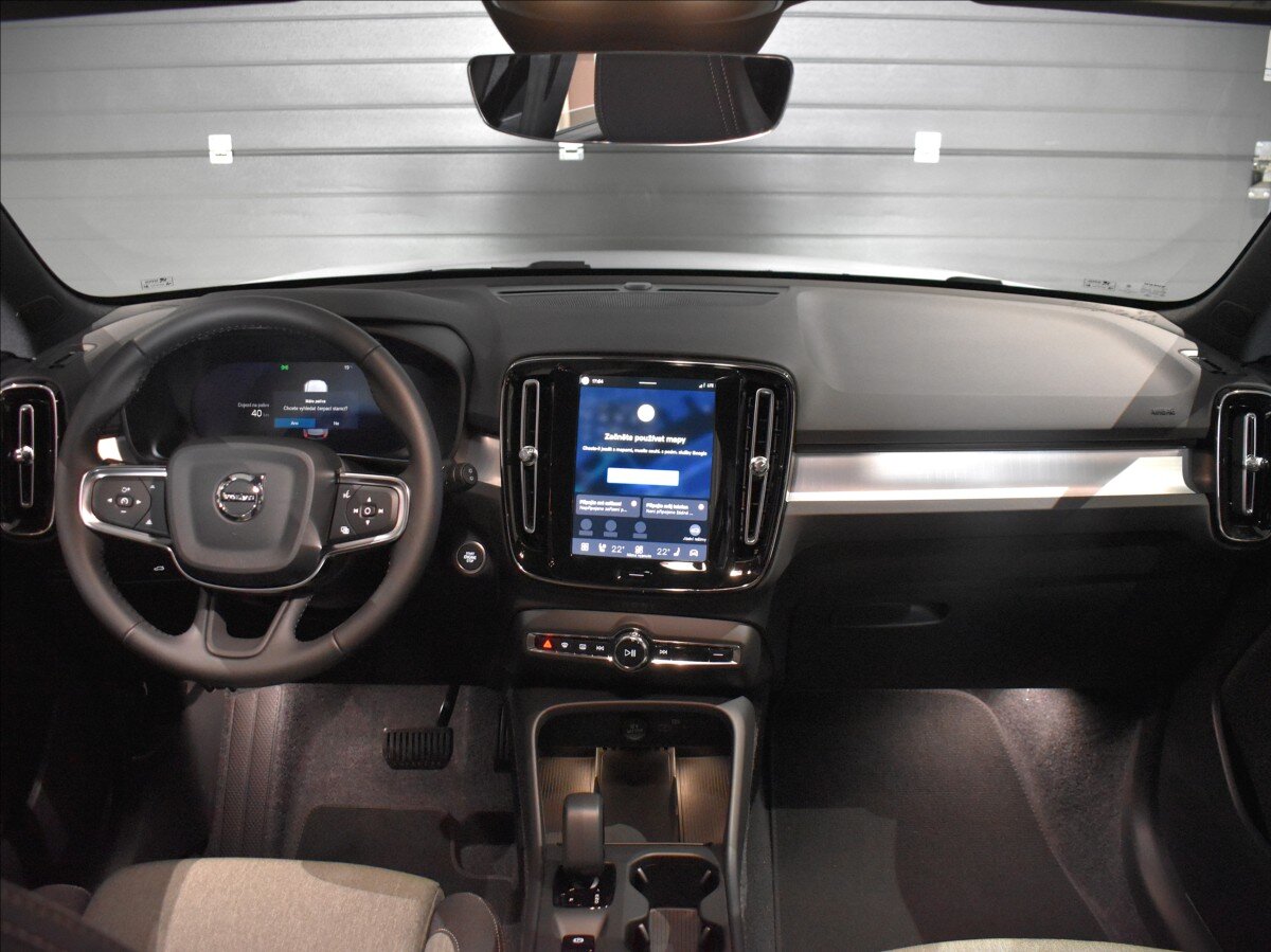 Volvo XC40 SUV / Terénní 2,0 l 120 kw