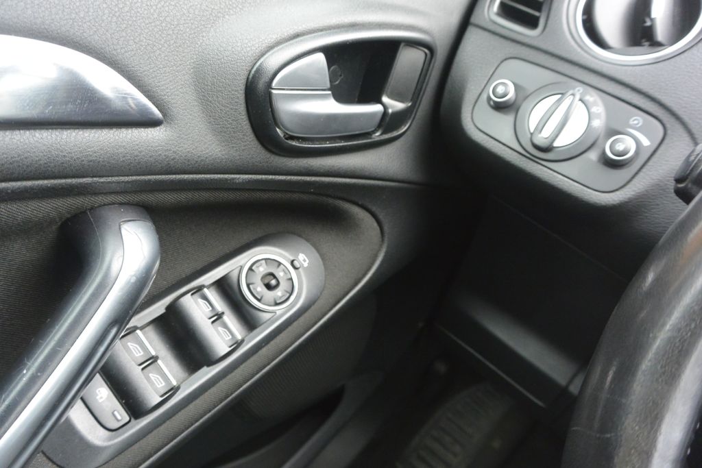 Ford S-MAX MPV 2,2 l 147 kw