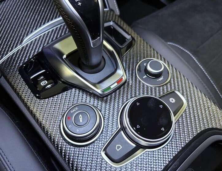 Alfa Romeo Stelvio SUV 2,9 l 382 kw