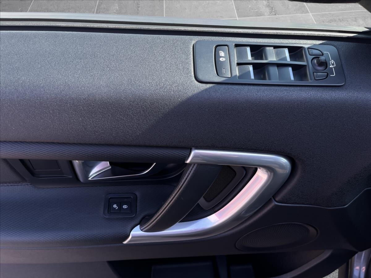 Land Rover Discovery Sport SUV / Terénní 2,0 l 110 kw