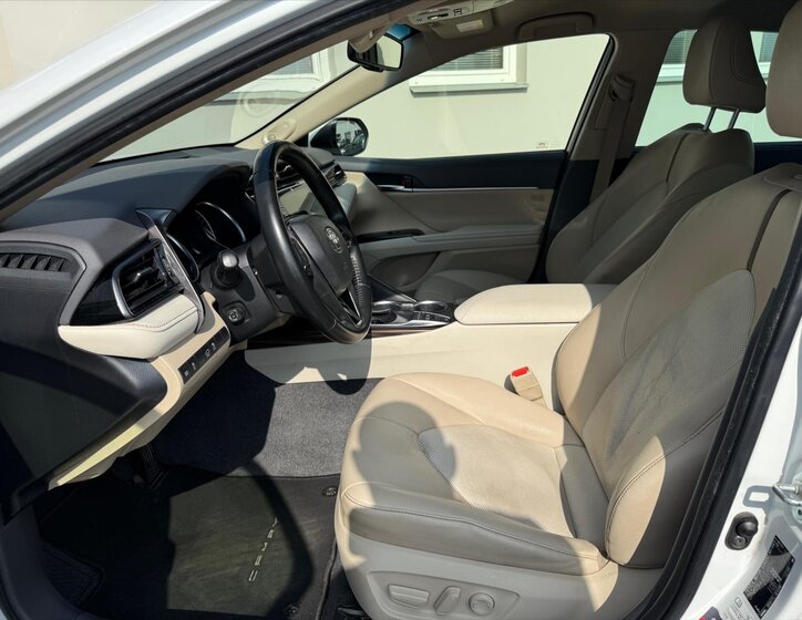 Toyota Camry Sedan / Limuzína 2,5 l 131 kw