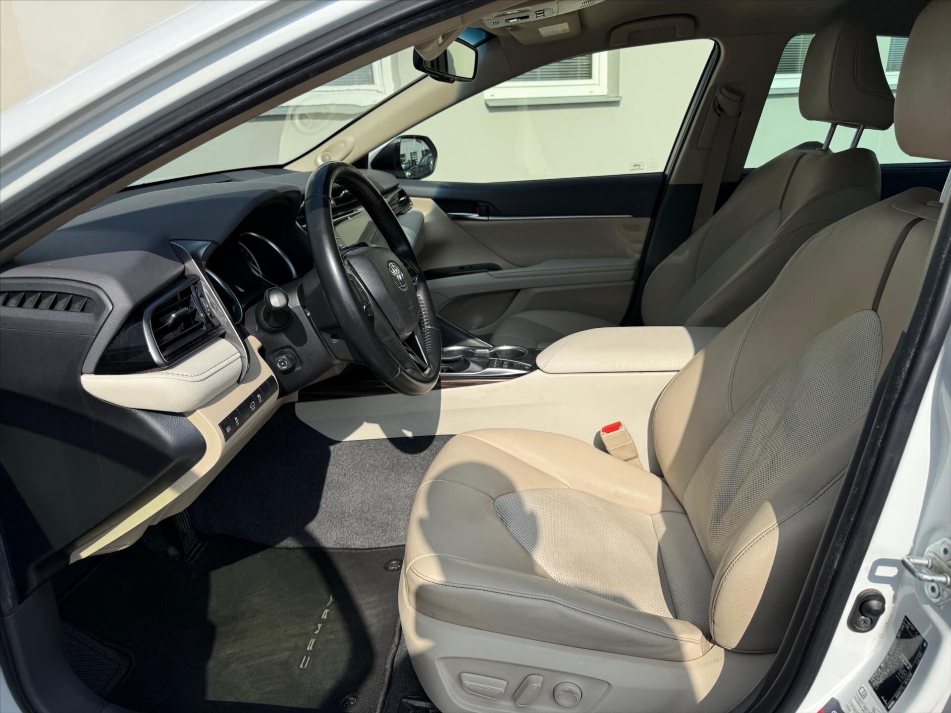 Toyota Camry Sedan / Limuzína 2,5 l 131 kw