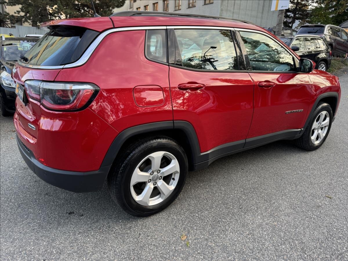 Jeep Compass SUV / Terénní 1,4 l 103 kw