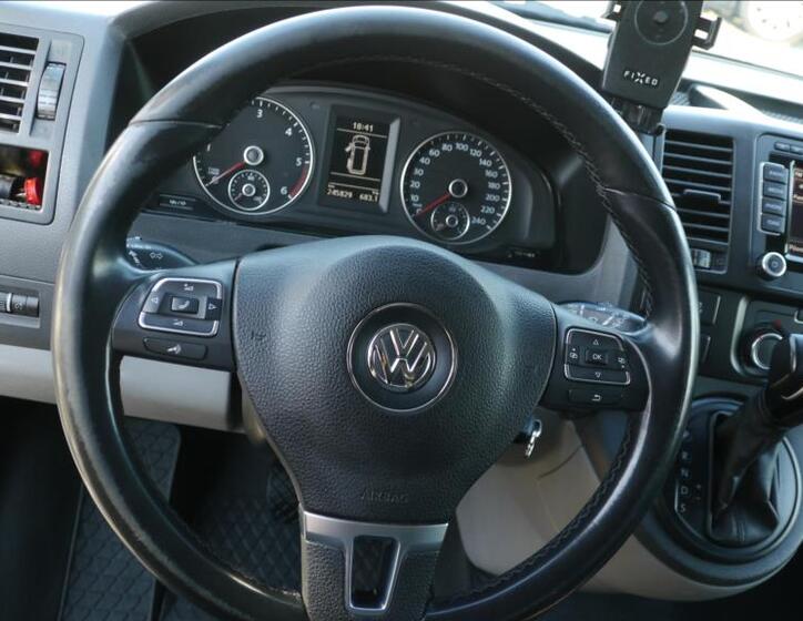 Volkswagen Transporter 12