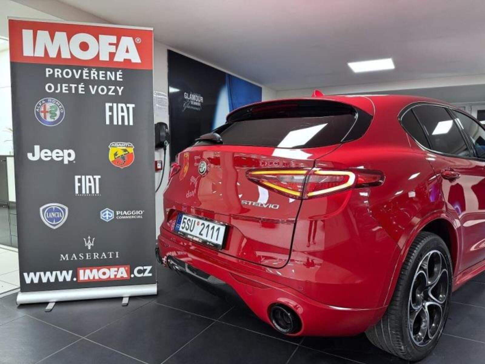 Alfa Romeo Stelvio 5