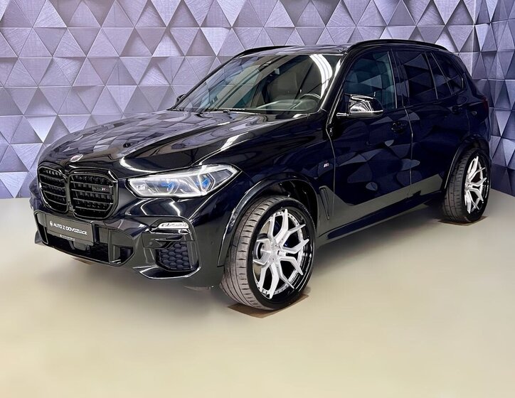BMW X5 SUV / Terénní 4,4 l 457 kw