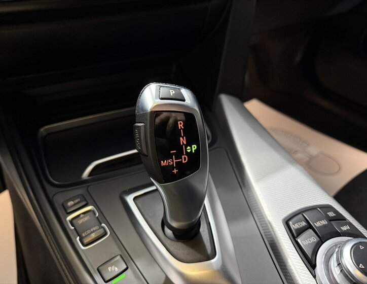 BMW Řada 4 Sedan / Limuzína 2,0 l 135 kw