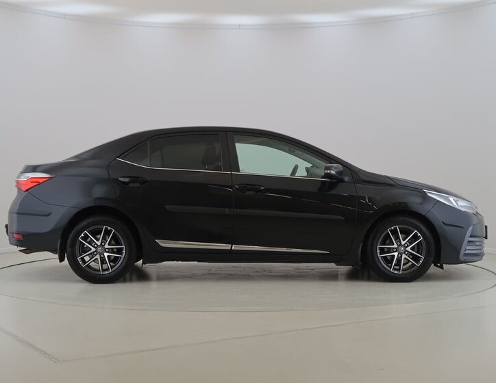 Toyota Corolla Sedan 1,6 l 97 kw