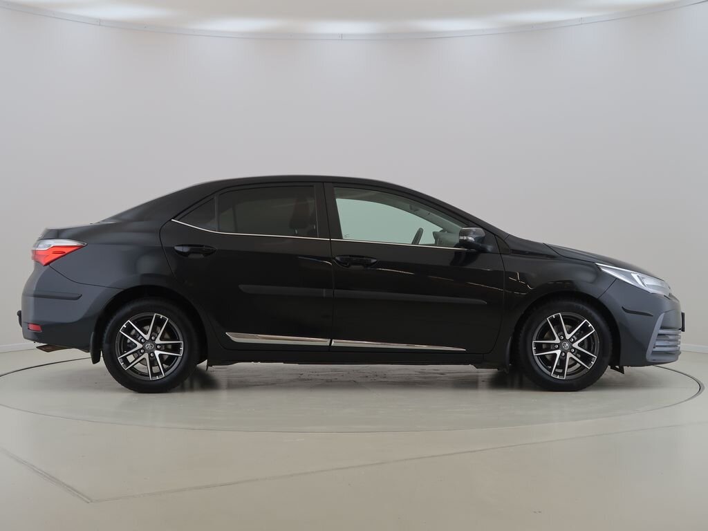 Toyota Corolla Sedan 1,6 l 97 kw