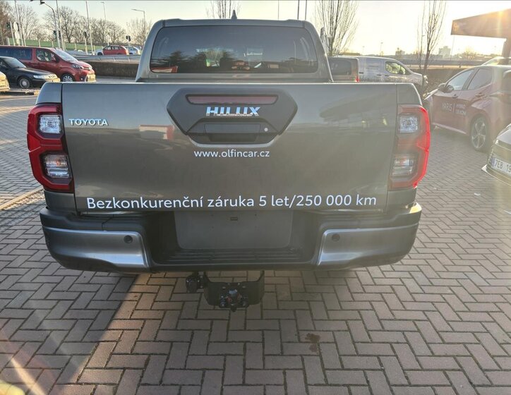 Toyota Hilux Pick-up 2,8 l 150 kw