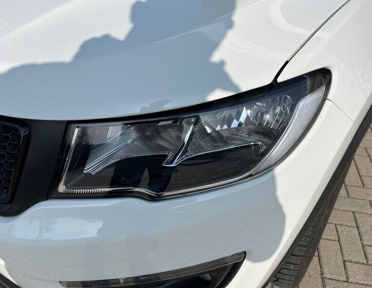 Jeep Compass SUV / Terénní 1,3 l 96 kw