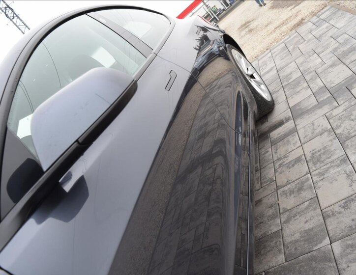 Tesla Model 3 Sedan 0,0 366 kw