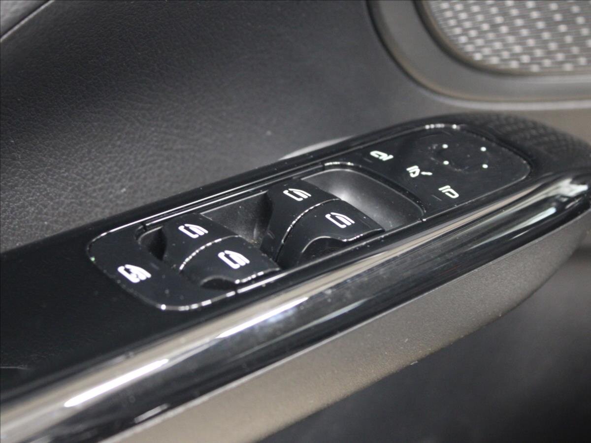 Mercedes-Benz Třídy C Kombi 2,0 l 120 kw