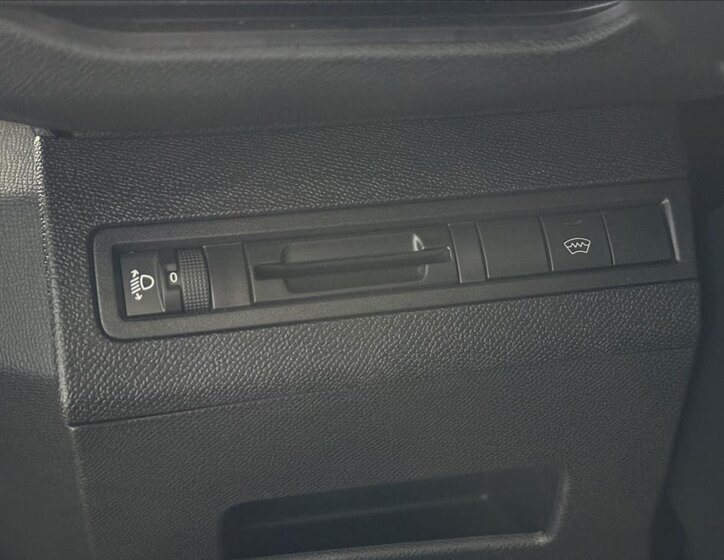 Peugeot 5008 SUV 2,0 l 110 kw