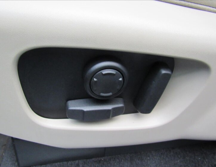 Land Rover Discovery 38