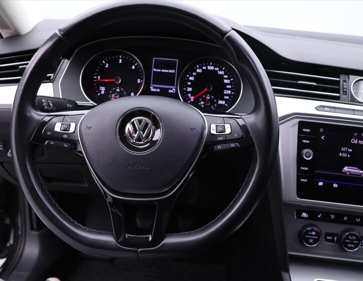 Volkswagen Passat Kombi 2,0 l 110 kw