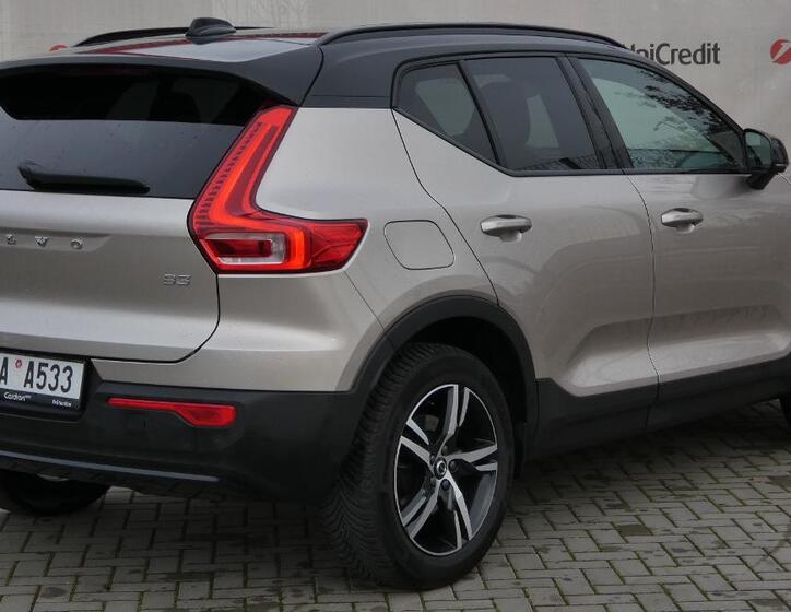 Volvo XC40 3
